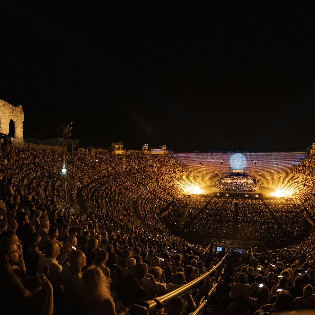 Un Nabucco atomico firmato da Stefano Poda inaugura il 102° Arena di Verona Opera Festival 2025