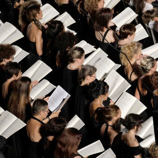 Carmina Burana in Arena con 400 tra orchestra, coro, voci bianche e solisti