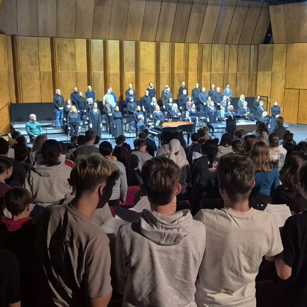 Oltre 500 tra studenti e insegnanti in scena con il coro di Fondazione Arena