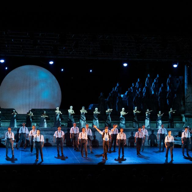 Il 25 e 26 agosto 2026, Fondazione Arena riporta a Verona Zorba il Greco, nel programma del 103° Arena di Verona Opera Festival