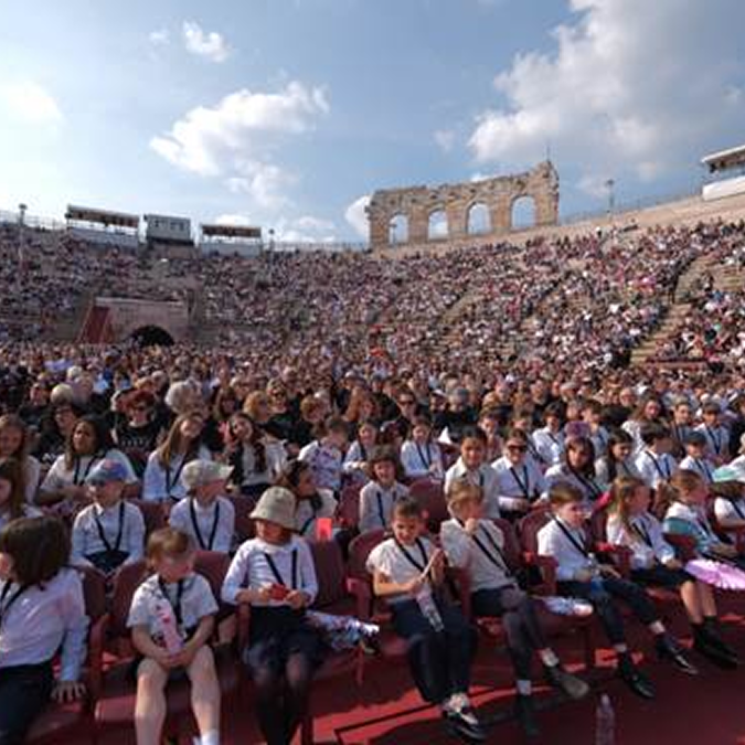 At the Arena, 2,407 children with families and teachers for Turandot. Riddles at the museum