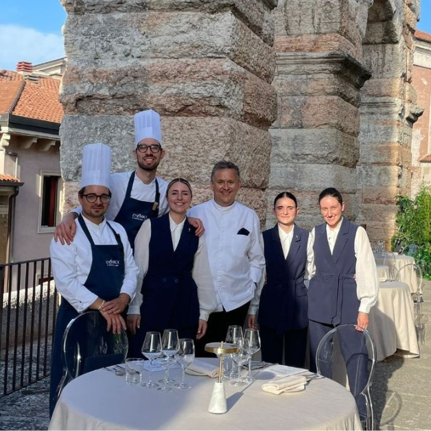 Lo chef Emanuele Scarello firma il nuovo menù delle cene stellate all’Arena di Verona