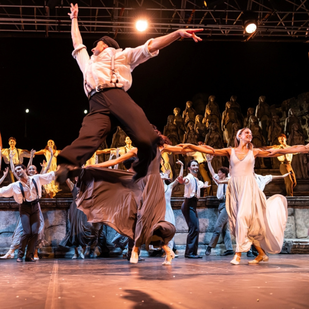 Zorba il greco pronto a far danzare il Teatro Romano