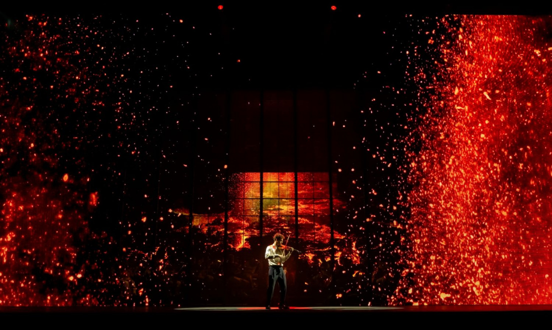 Paganini Paradise and Viva Vivaldi incredible music with the Arena orchestra and immersive, 3D effects
