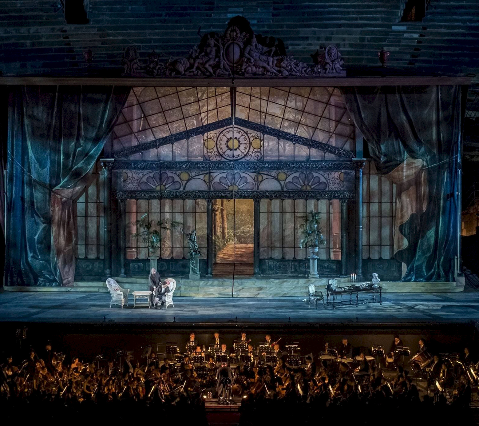 The last "La Traviata" opens the final weekend