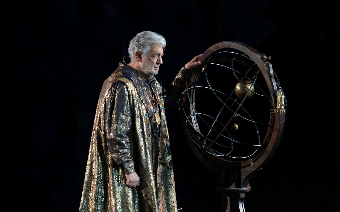 Plácido Domingo debuts in a new role at the Arena di Verona